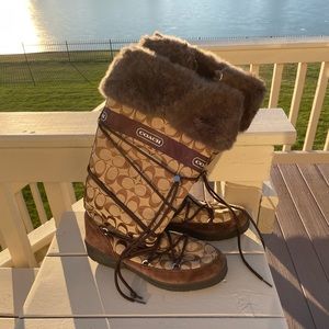 Coach Tall Snow boots with fur size 10 used